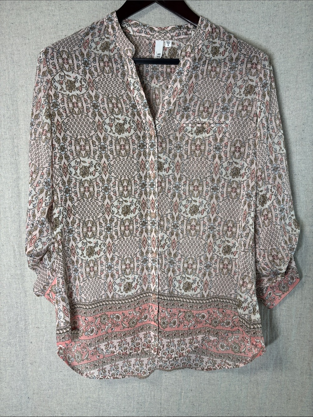 Kut from the Kloth Printed Button-Front Blouse in Cream and Pink